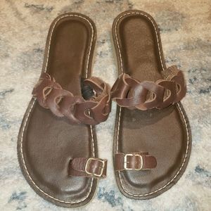 used KINO brown sandals size 8 "#2 chain"